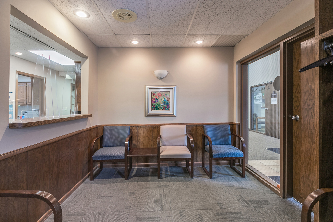 White Bear Professional Building, 2480 White Bear Ave N, Maplewood, MN 55109
