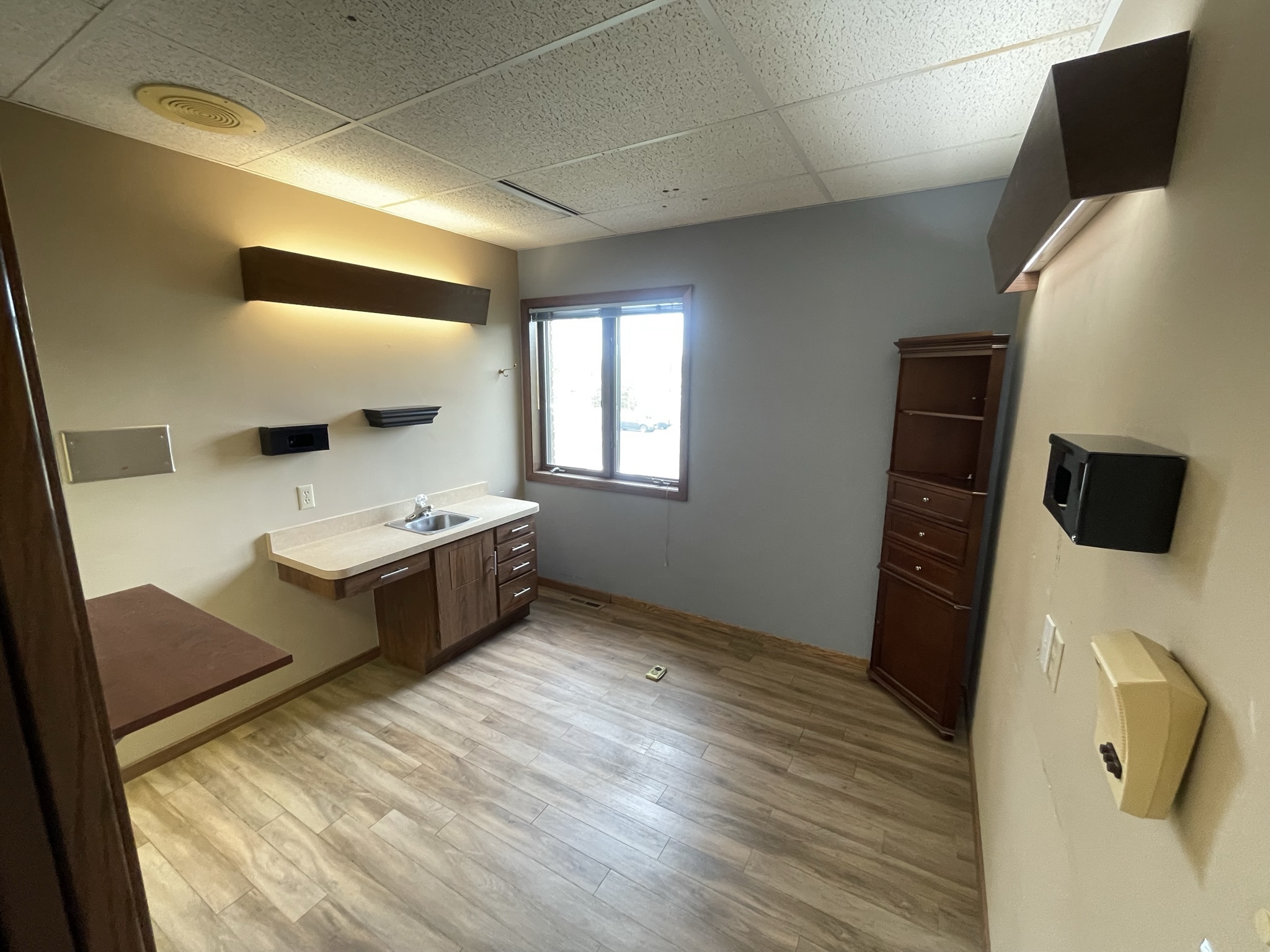 2480 White Bear Ave N, Maplewood, MN 55109