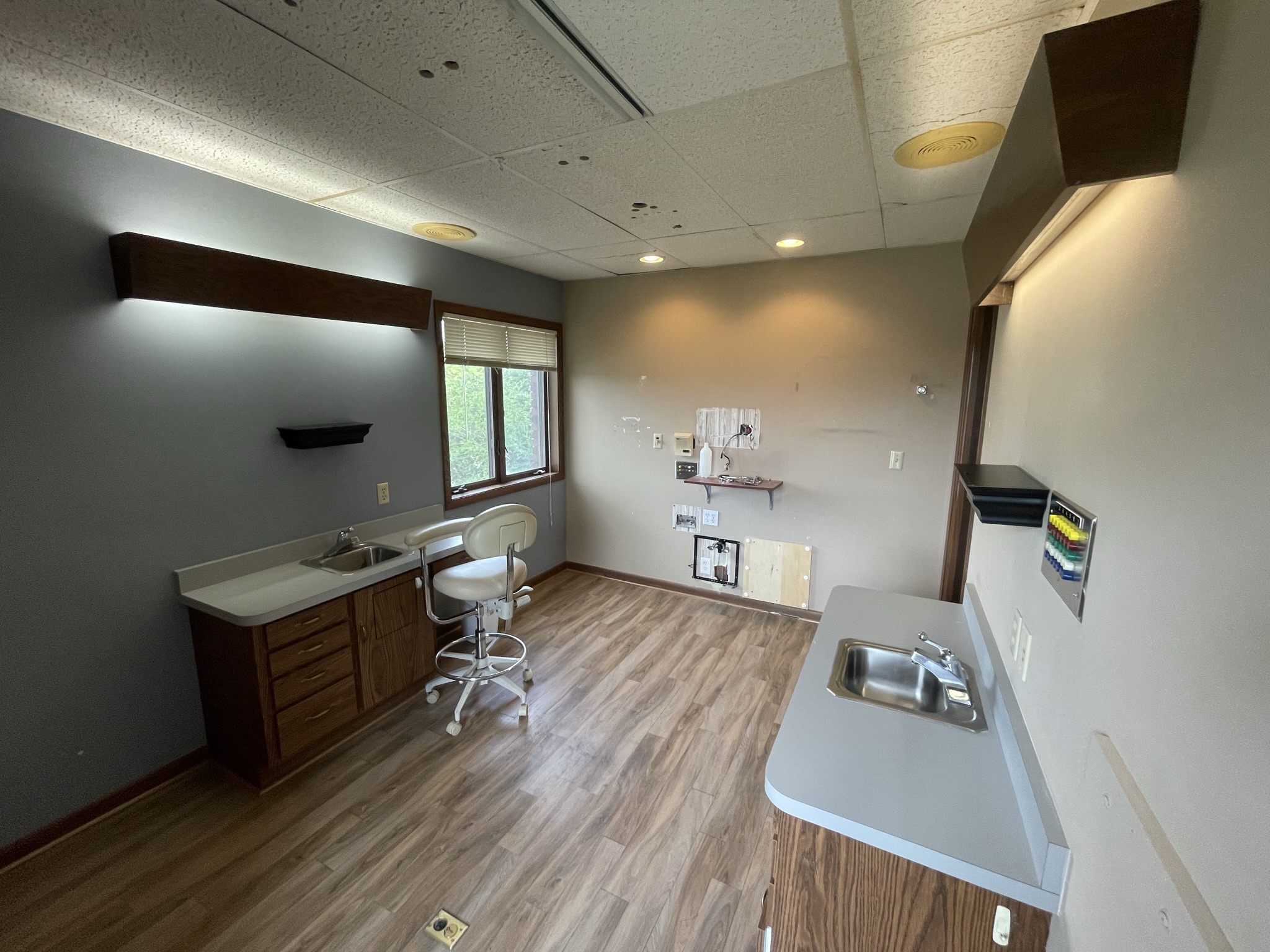 2480 White Bear Ave N, Maplewood, MN 55109