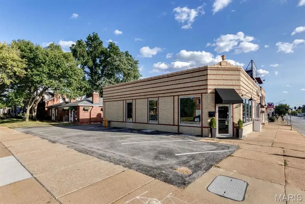 4704 Hampton Avenue, St. Louis, MO 63109