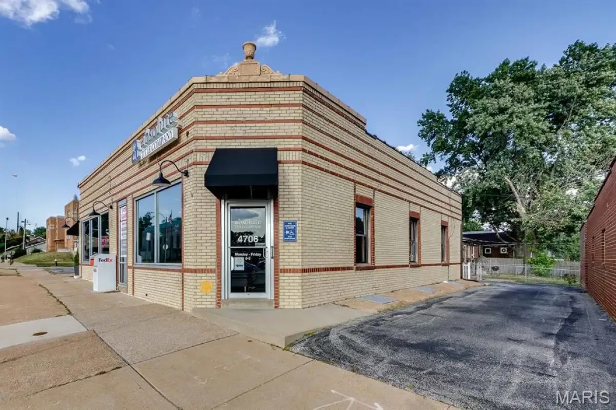 4704 Hampton Avenue, St. Louis, MO 63109