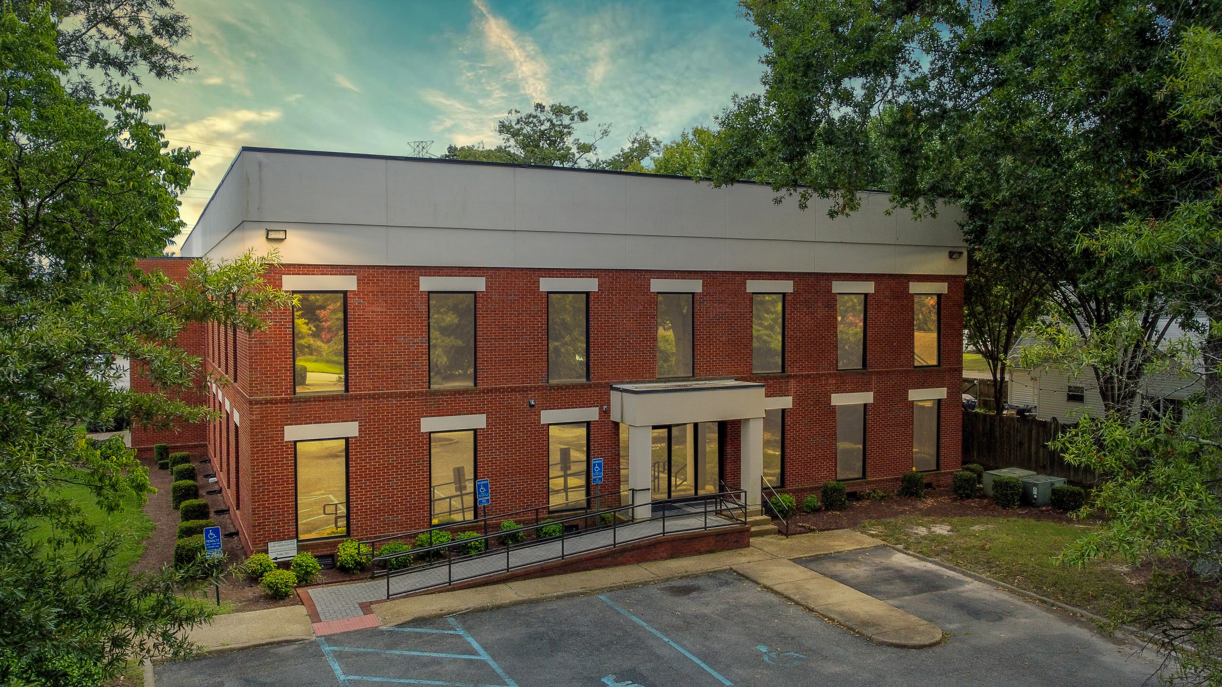 Glen DeVere Building, 5511 Princess Anne Rd, Virginia Beach, VA 23462