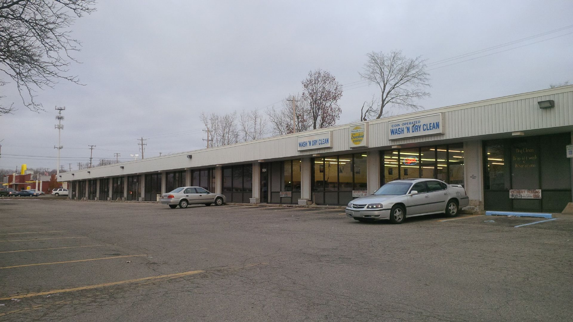 Southland Center, 900 Southland, Lansing, MI 48910