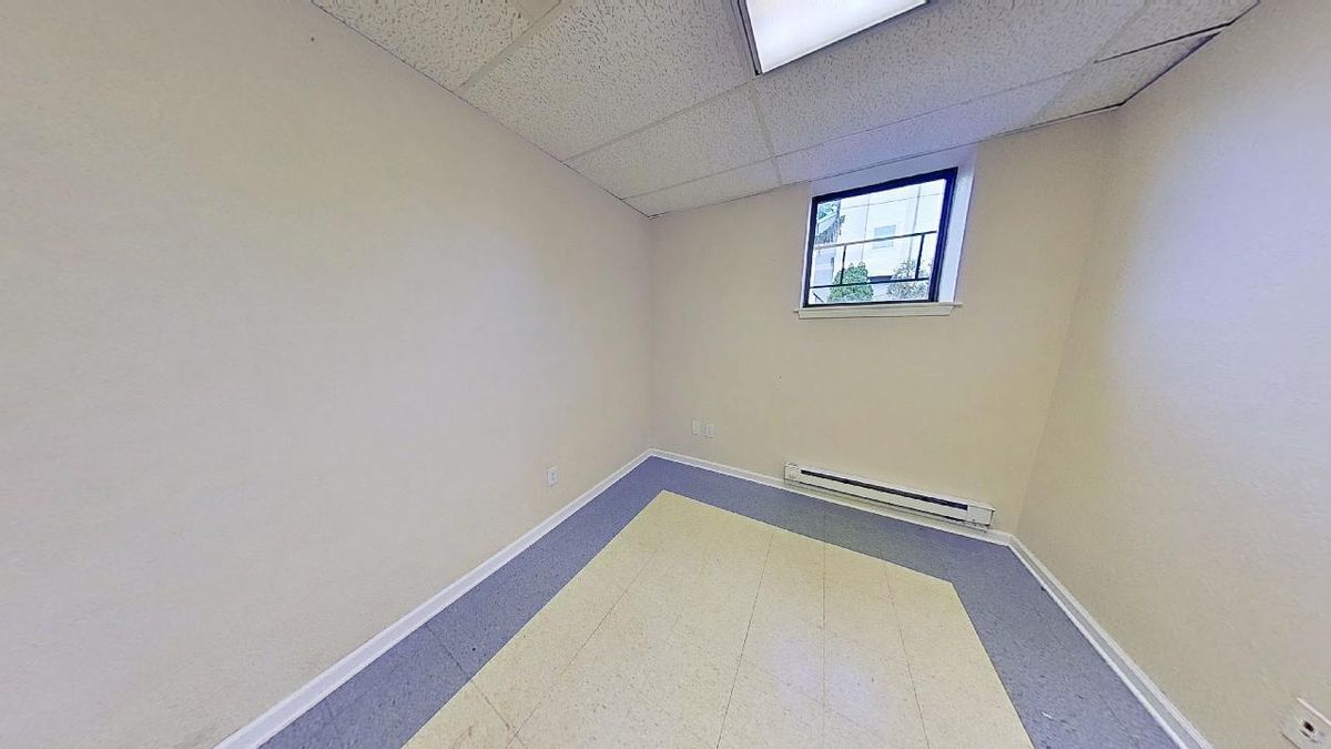 Executive Office South Lansing, 835 Louisa St., Lansing, MI 48911