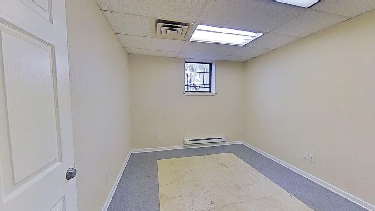 Executive Office South Lansing, 835 Louisa St., Lansing, MI 48911