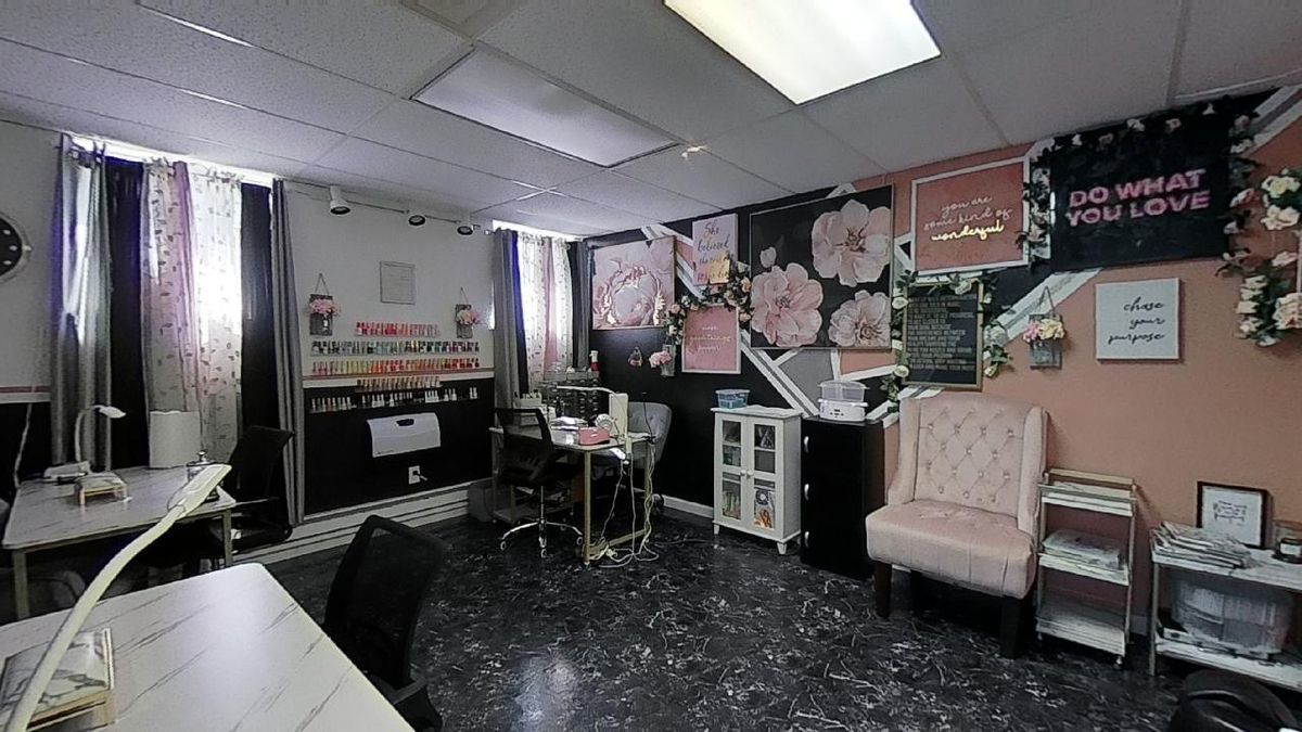 Executive Office South Lansing, 835 Louisa St., Lansing, MI 48911
