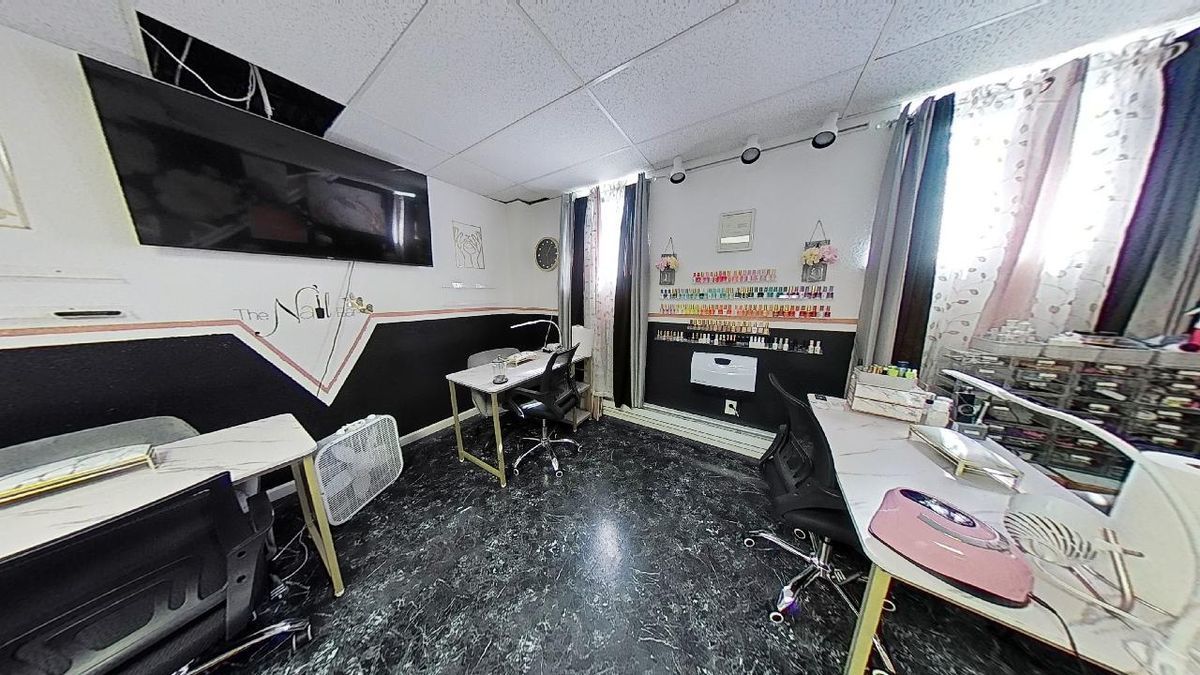 Executive Office South Lansing, 835 Louisa St., Lansing, MI 48911