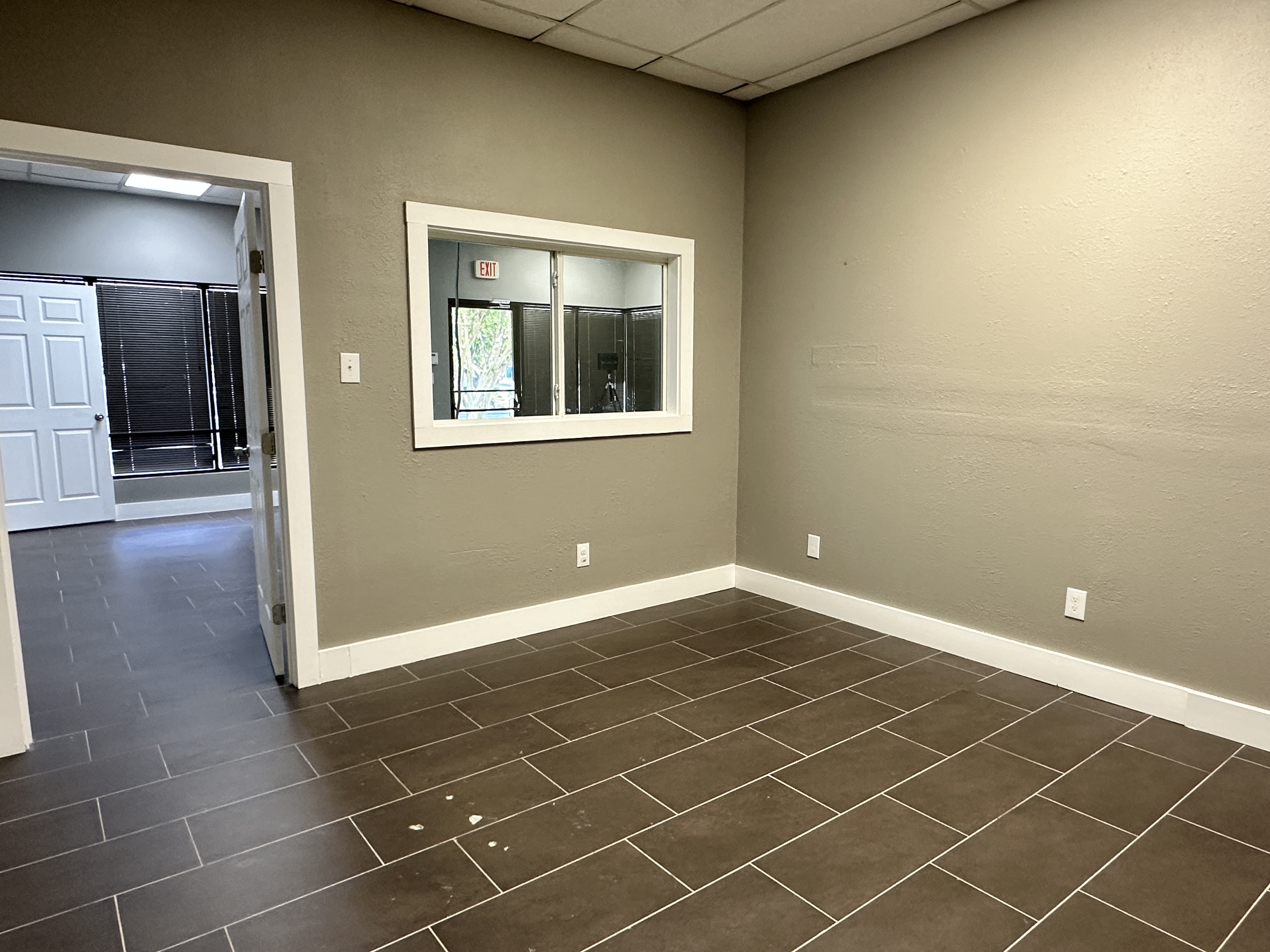 McCullough Industrial Flex, 9918 McCullough Avenue, San Antonio, TX 78216