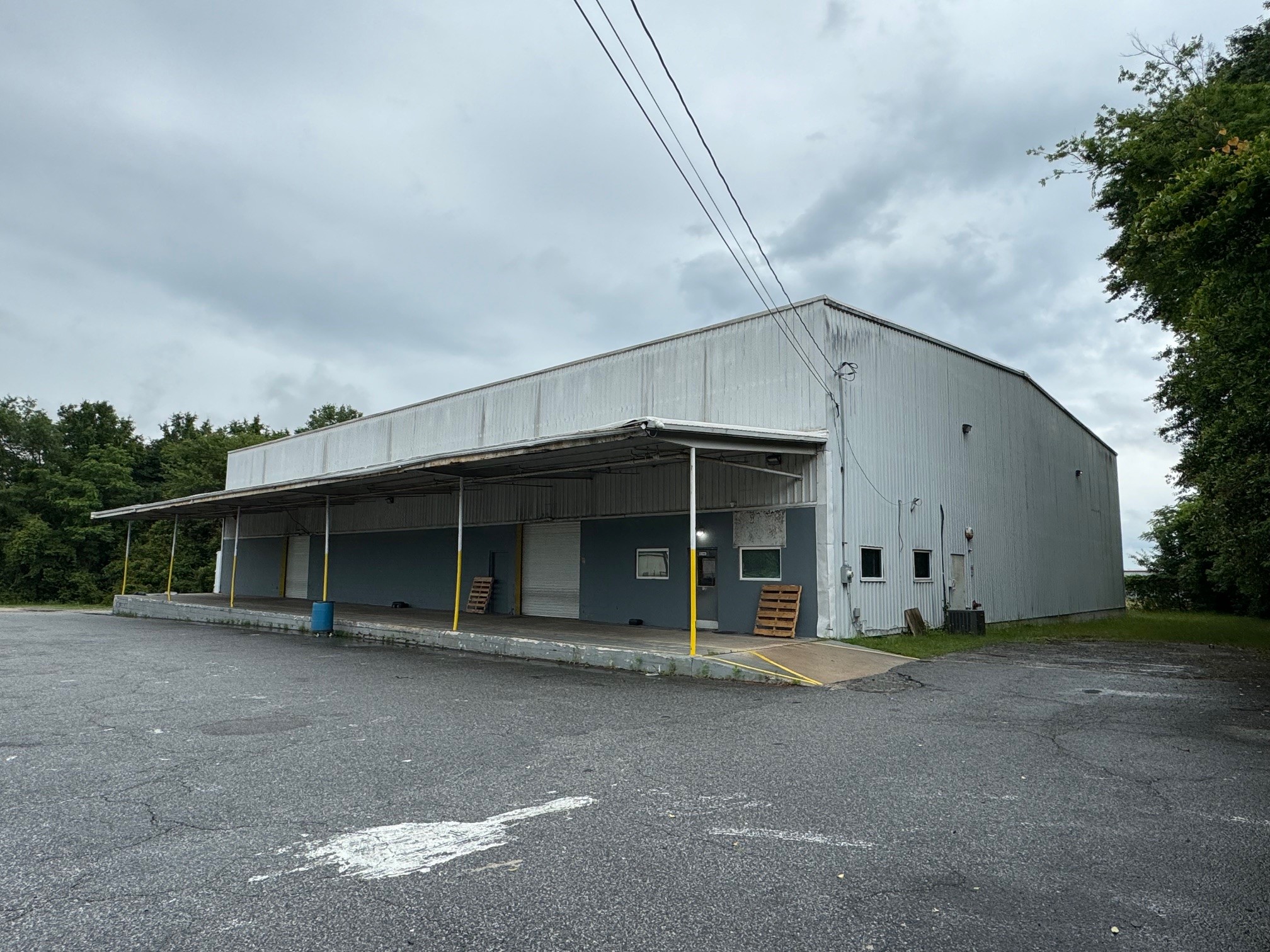 WAREHOUSE COMPLEX FOR LEASE
