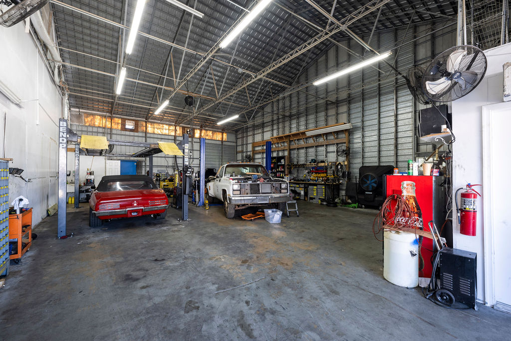Niemeyer Industrial Condo, 1556 Southeast South Niemeyer Circle, Port St. Lucie, FL 34952