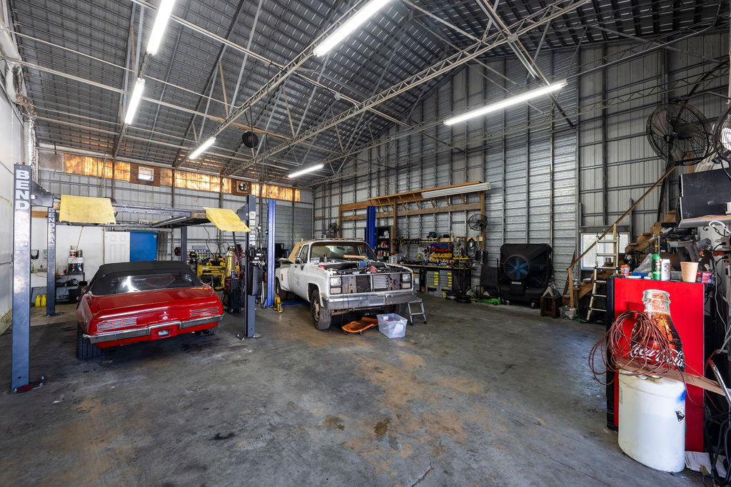 Niemeyer Industrial Condo, 1556 Southeast South Niemeyer Circle, Port St. Lucie, FL 34952