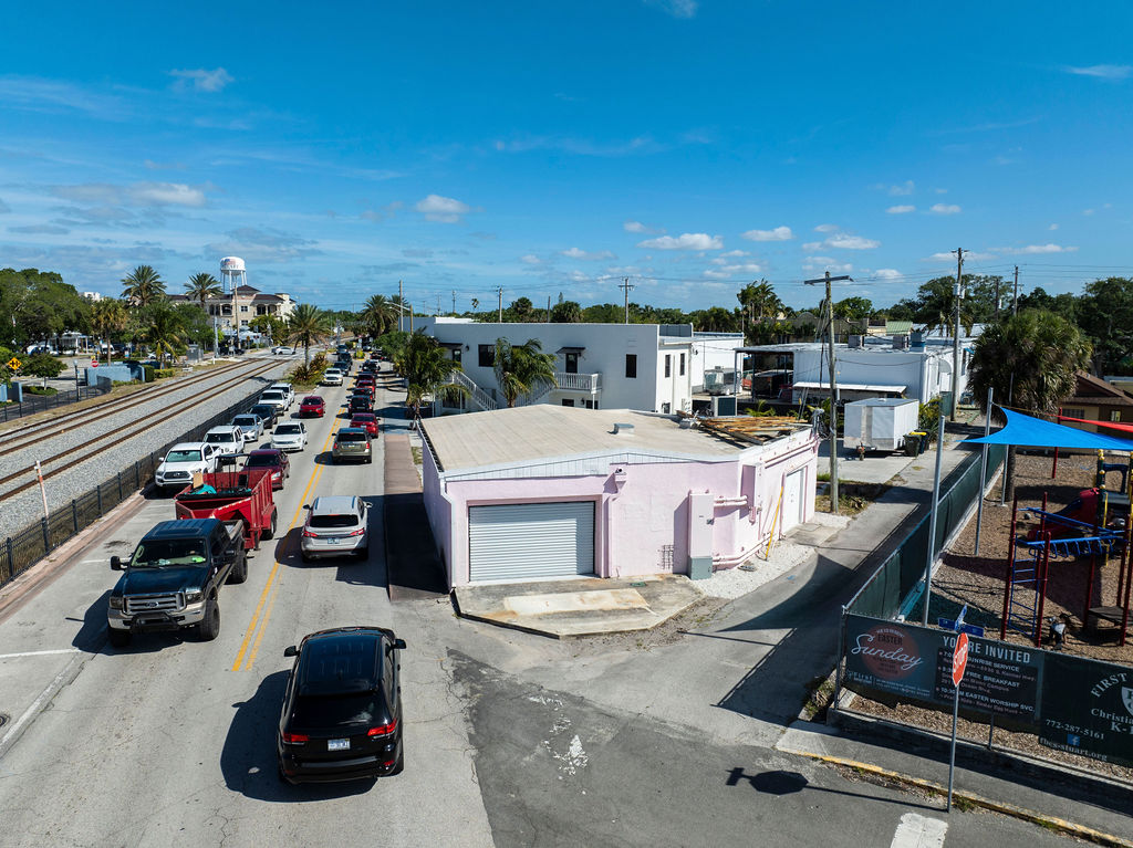 DOWNTOWN STUART OPPORTUNITY, 290 SW Dixie HWY, Stuart, FL 34994