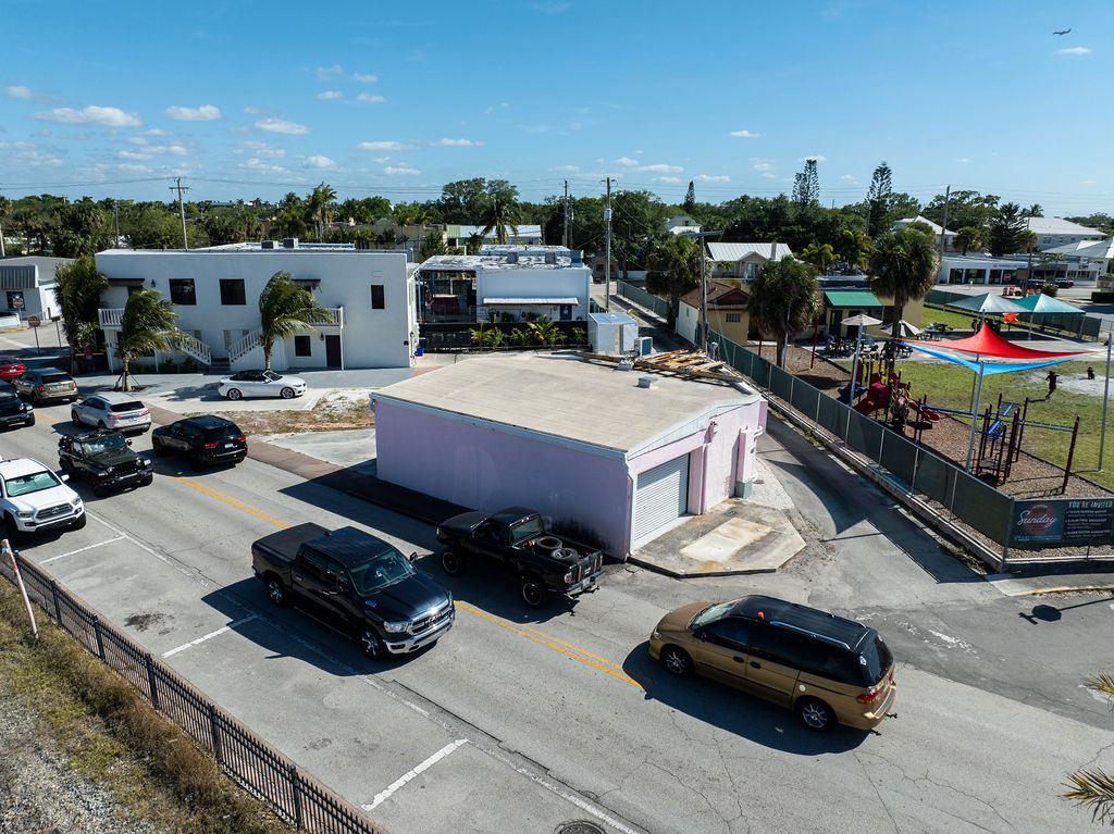 DOWNTOWN STUART OPPORTUNITY, 290 SW Dixie HWY, Stuart, FL 34994