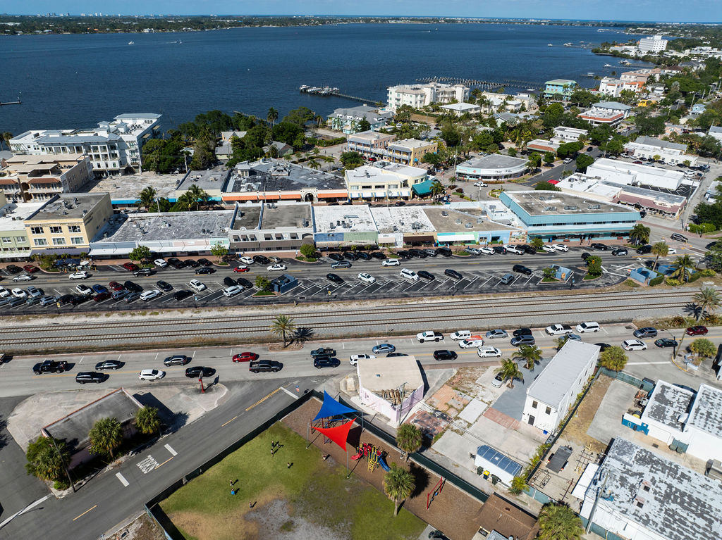 DOWNTOWN STUART OPPORTUNITY, 290 SW Dixie HWY, Stuart, FL 34994