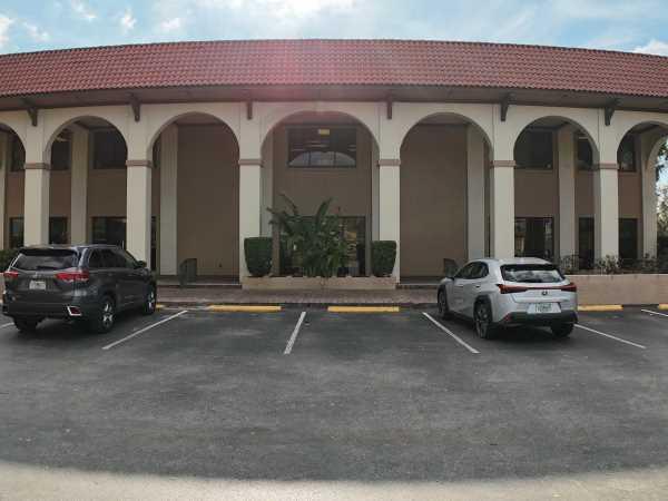 2100 S Tamiami Trl