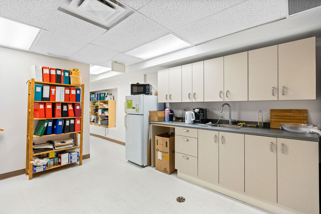 690 Queen Street East, Old Toronto, ON M4M 1G9, Canada
