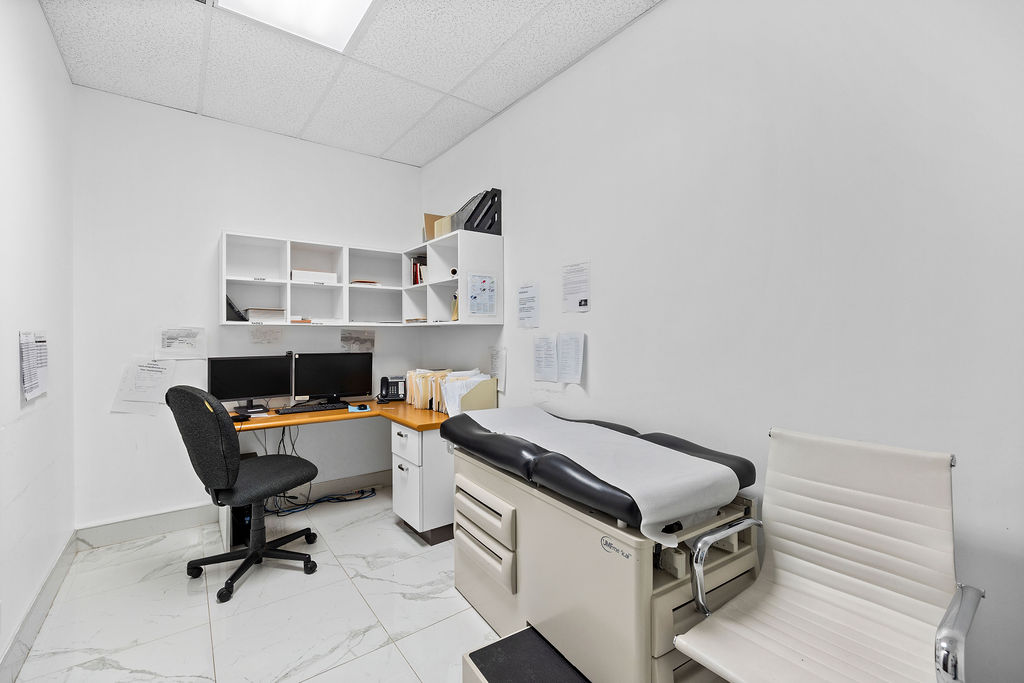 690 Queen Street East, Old Toronto, ON M4M 1G9, Canada