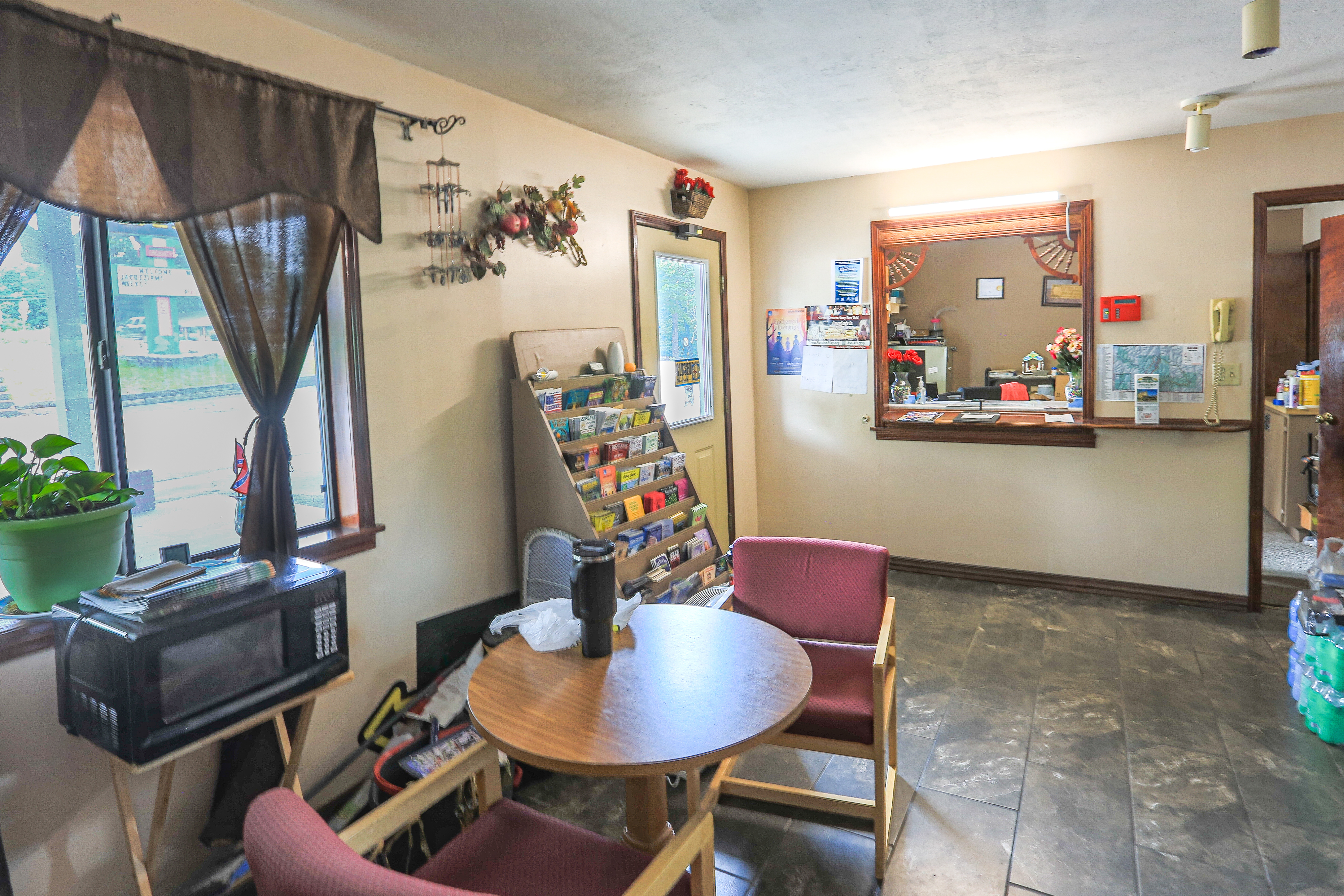 Thurman's Lodge, 163 East Van Buren, Eureka Springs, AR 72632
