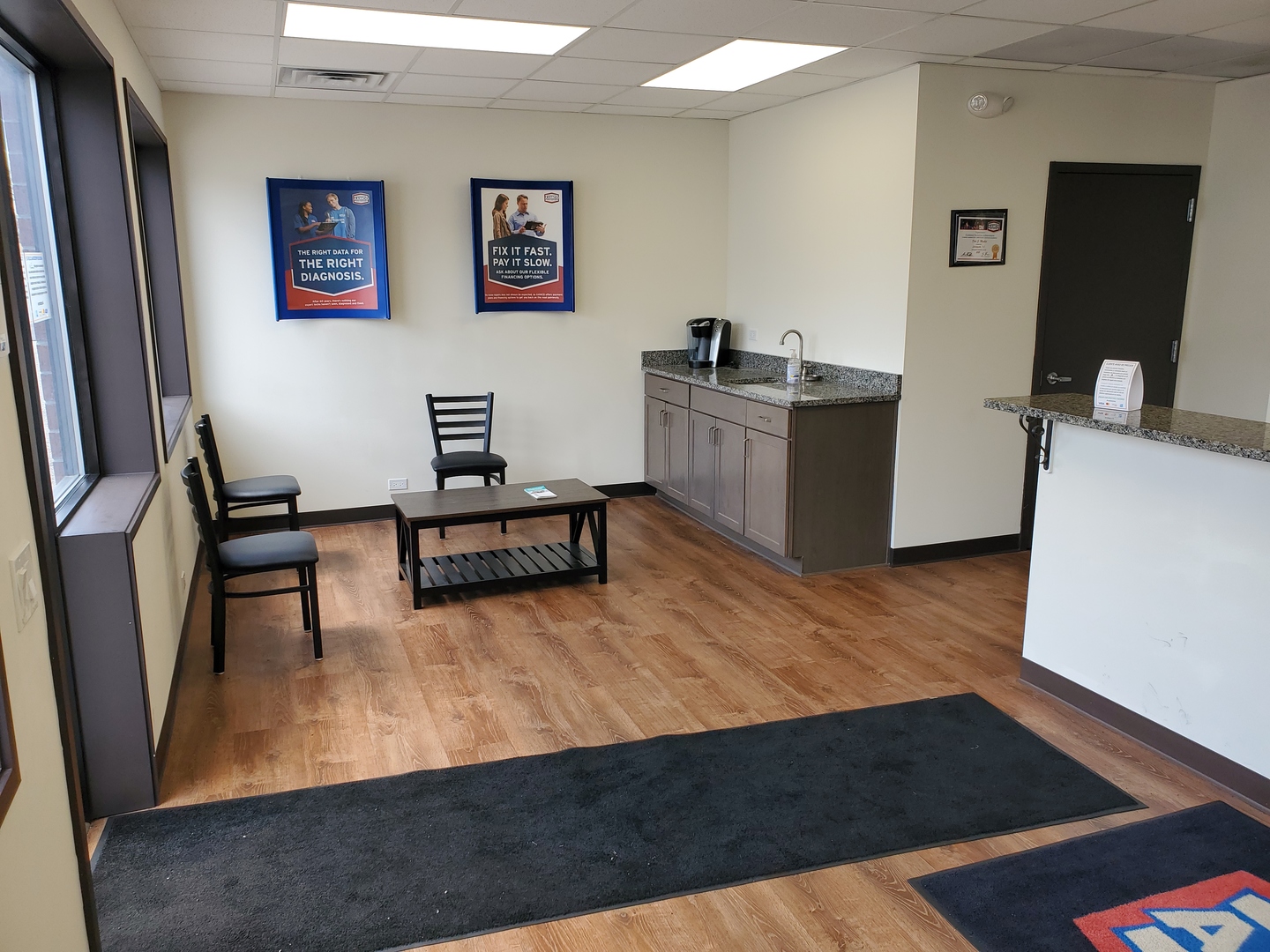 Libertyville Auto Repair Shop, 1406 North Milwaukee Avenue, Libertyville, IL 60048