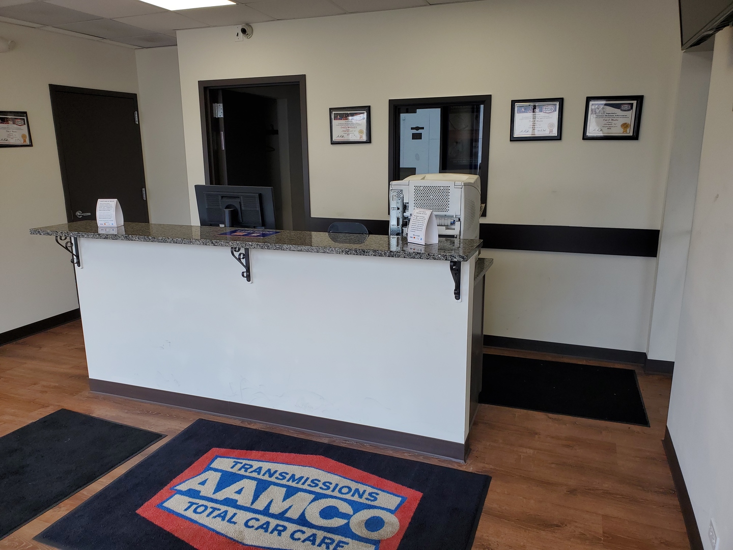 Libertyville Auto Repair Shop, 1406 North Milwaukee Avenue, Libertyville, IL 60048
