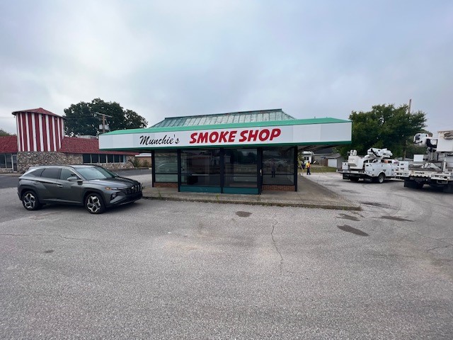 Commercial Property with Excellent Visibilty