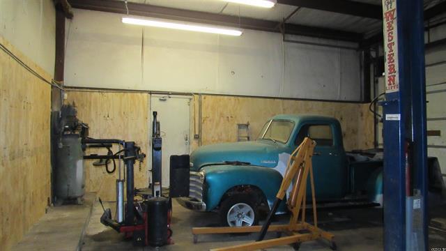 Used Car Lot with Garage, 417 West Main Street, Jacksonville, AR 72076