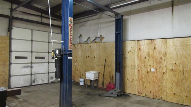 Used Car Lot with Garage, 417 West Main Street, Jacksonville, AR 72076