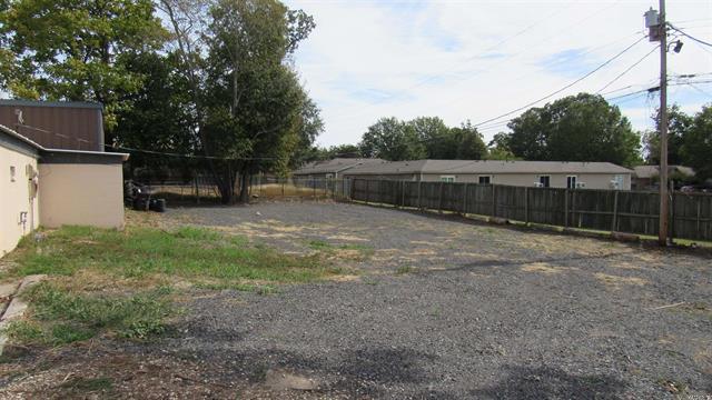 Used Car Lot with Garage, 417 West Main Street, Jacksonville, AR 72076
