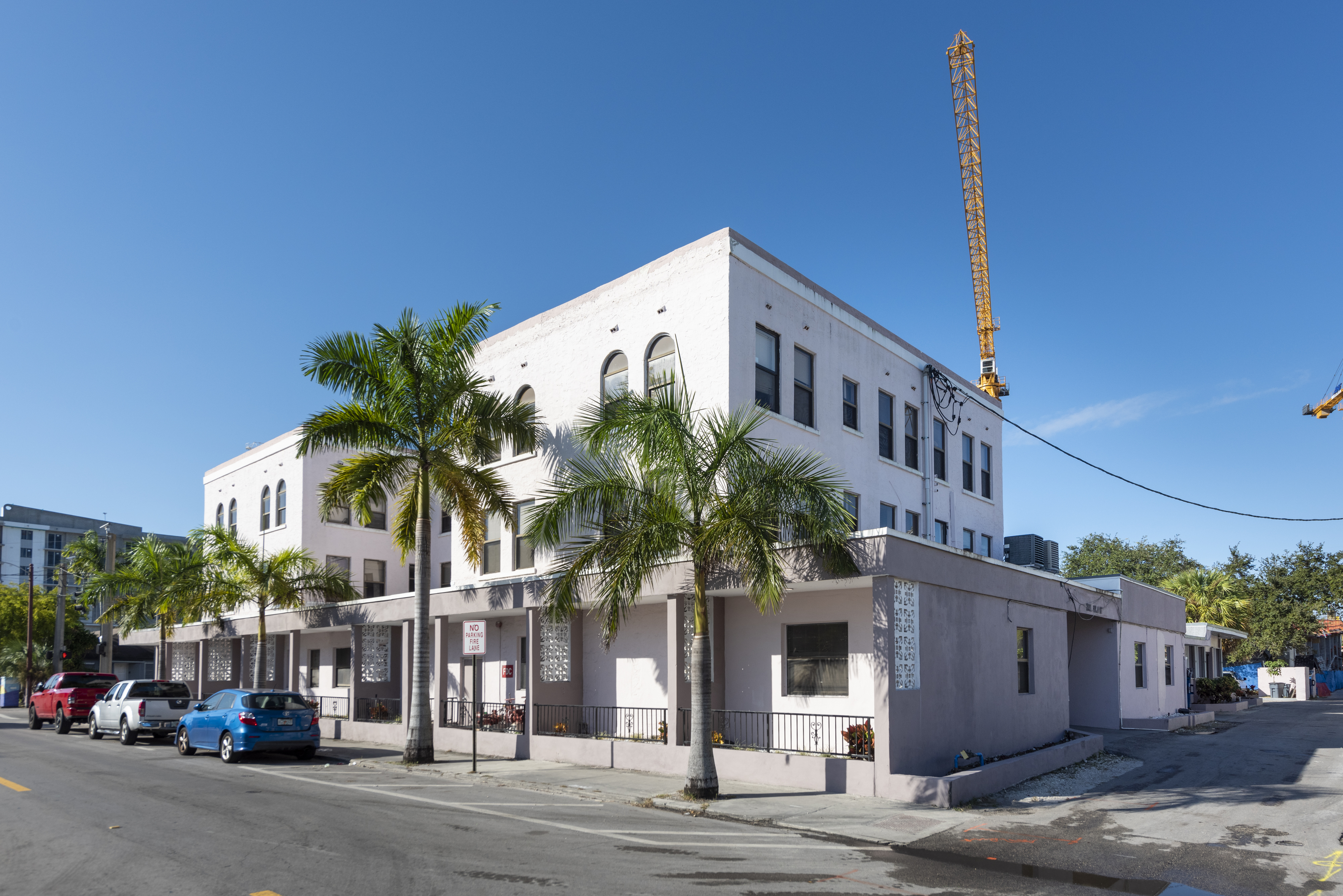 100 Assisted Living St, 2001 Polk Street, Hollywood, FL 33020