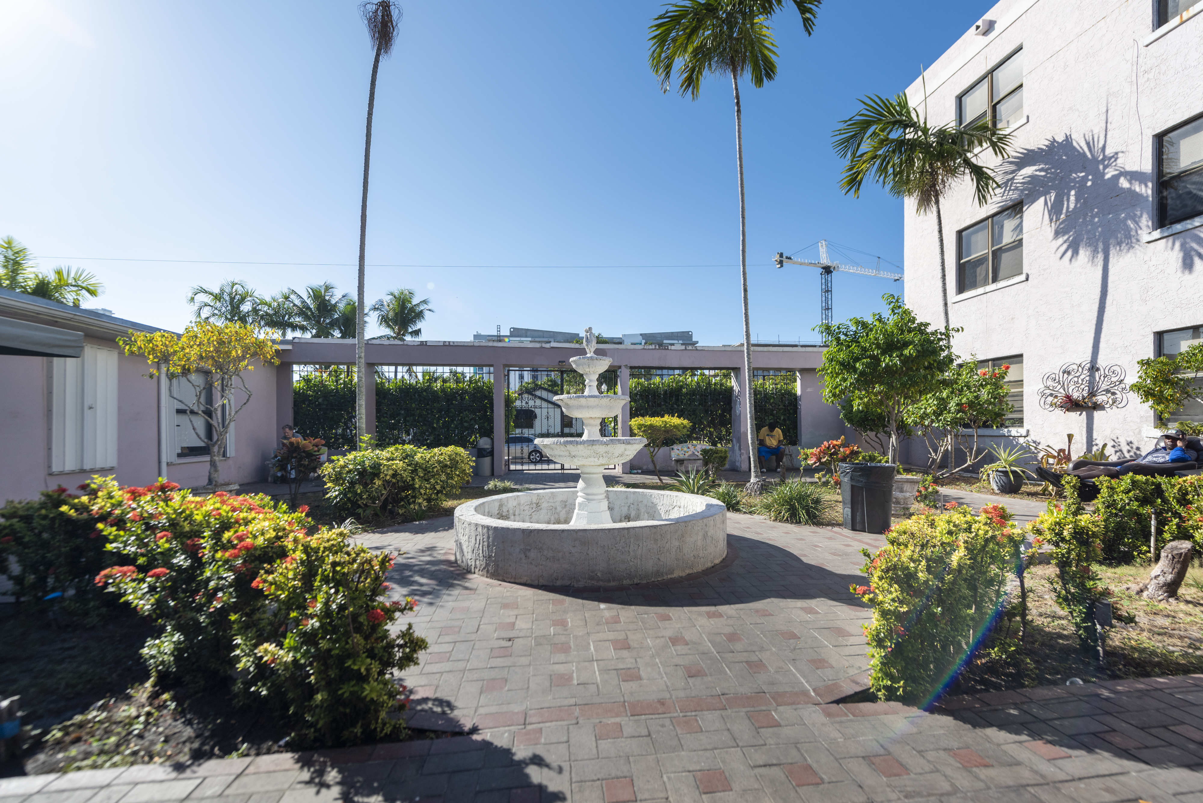 100 Assisted Living St, 2001 Polk Street, Hollywood, FL 33020