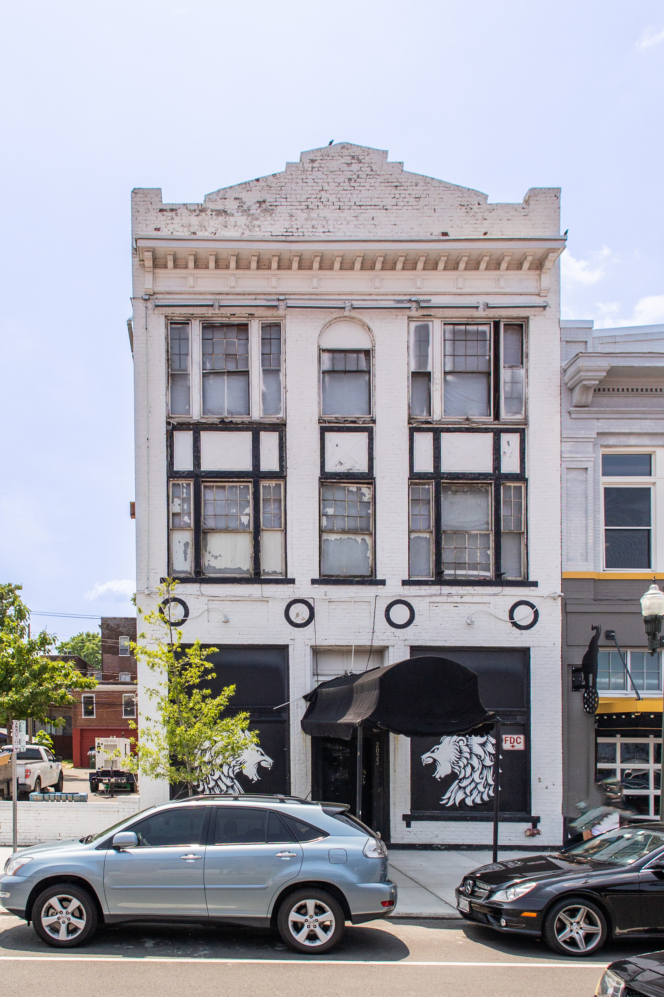2033 W Broad St