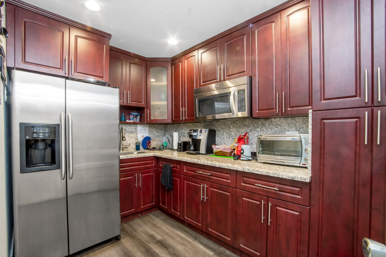 3071 NW 64th Ave, Sunrise, FL 33313, 3071 Northwest 64th Avenue, Sunrise, FL 33313