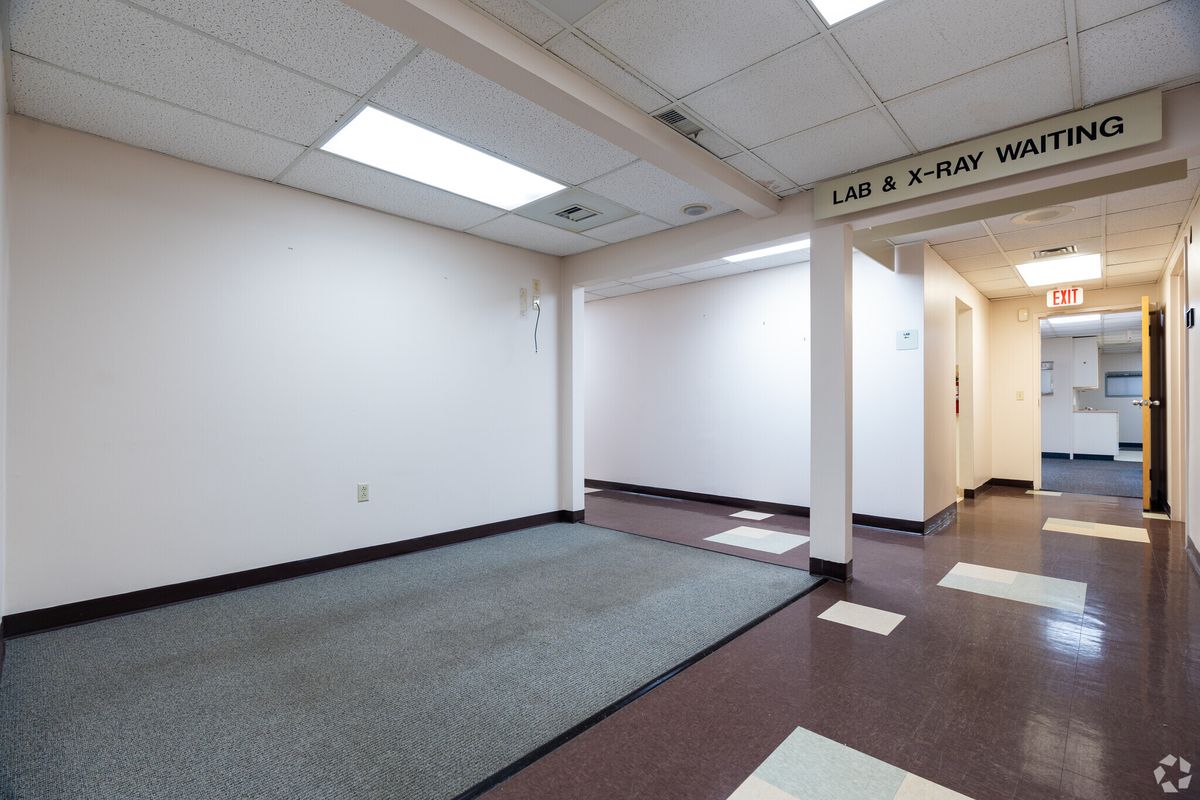 9616 Dixie Hwy , 9616 Dixie Highway, Louisville, KY 40272