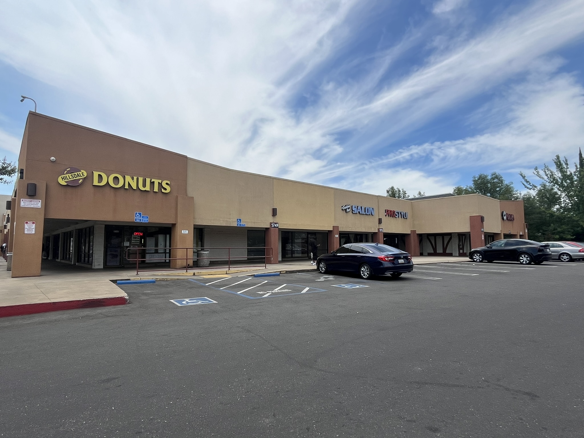 5757 Hillsdale Boulevard, Sacramento, CA 95842