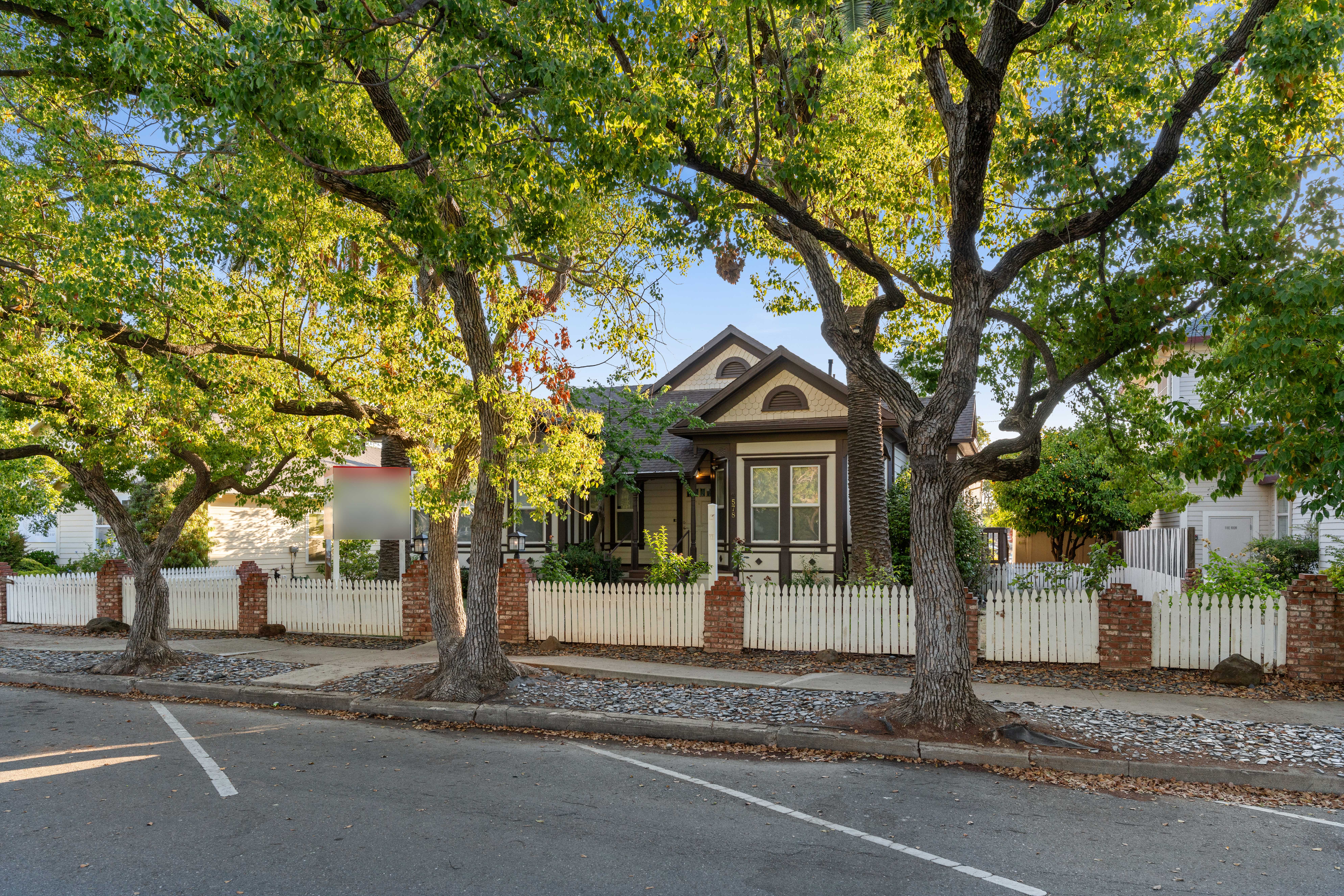 Lincoln, CA, Office Building for sale or lease, 578 E Street, Lincoln, CA 95648