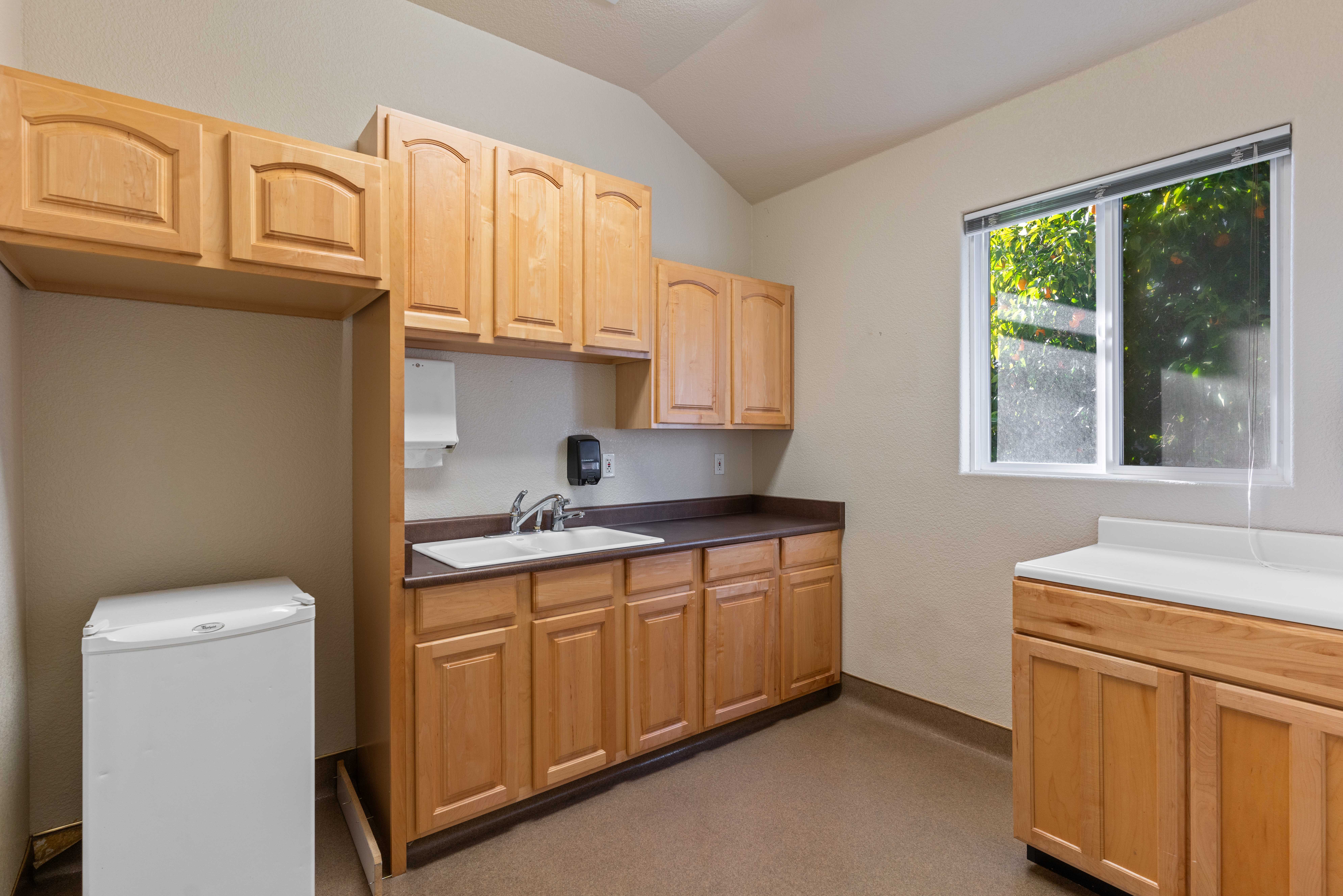 Lincoln, CA, Office Building for sale or lease, 578 E Street, Lincoln, CA 95648
