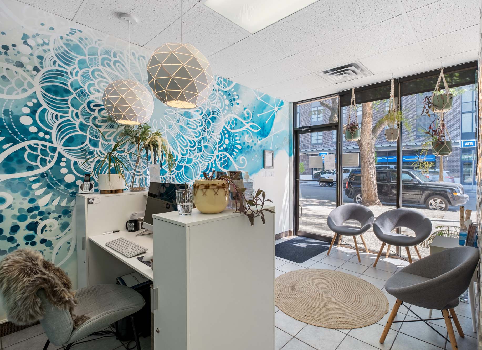 Ground-Level Srata Unit w Excellent Exposure, 1476 Saint Paul Street, Kelowna, BC V1Y 2E6, Canada