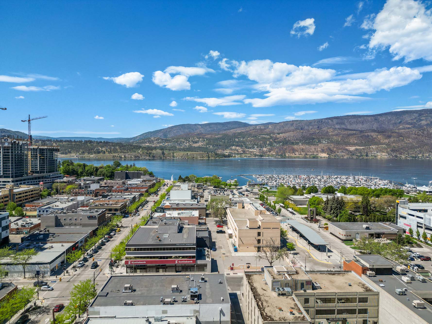 Ground-Level Srata Unit w Excellent Exposure, 1476 Saint Paul Street, Kelowna, BC V1Y 2E6, Canada