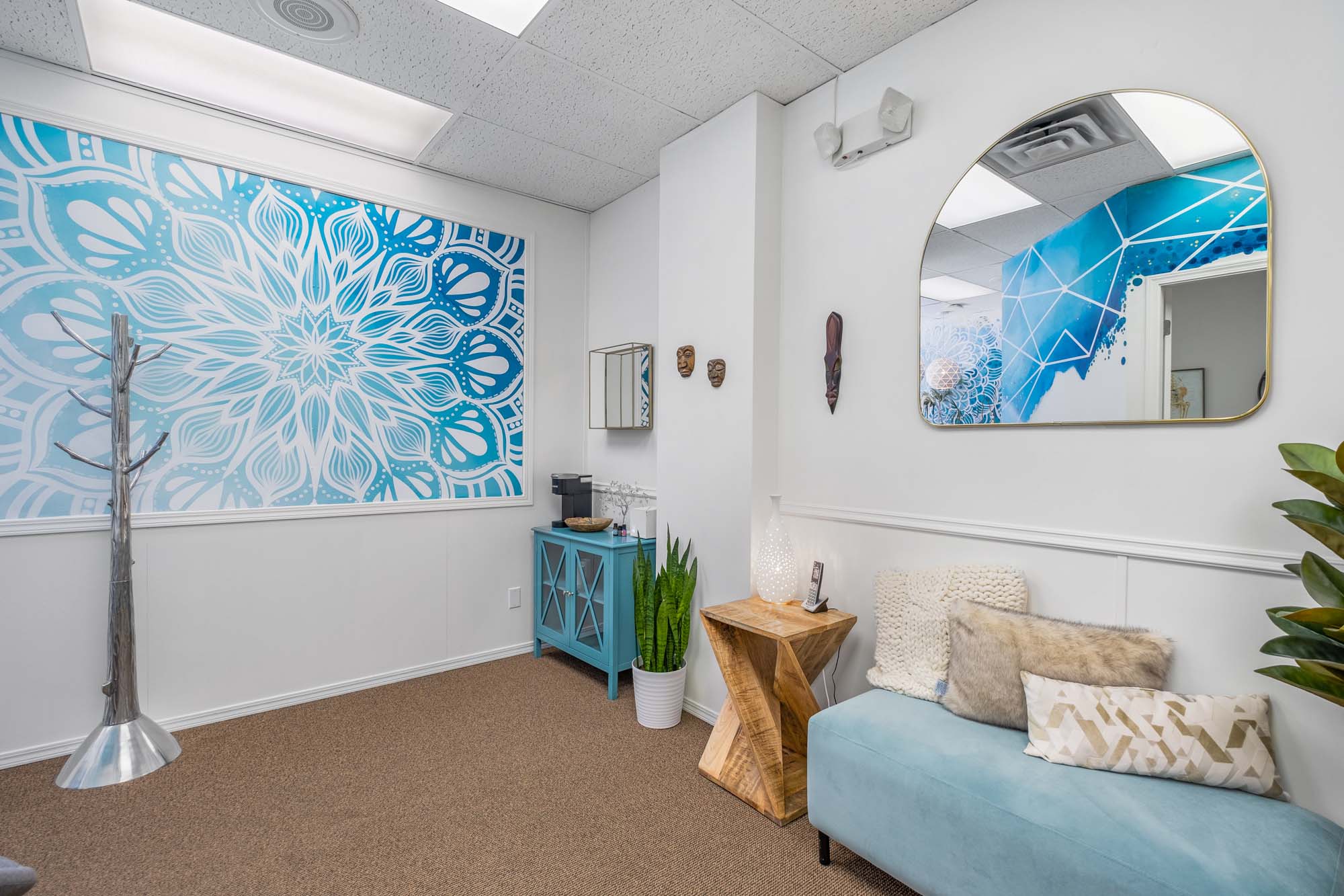Ground-Level Srata Unit w Excellent Exposure, 1476 Saint Paul Street, Kelowna, BC V1Y 2E6, Canada