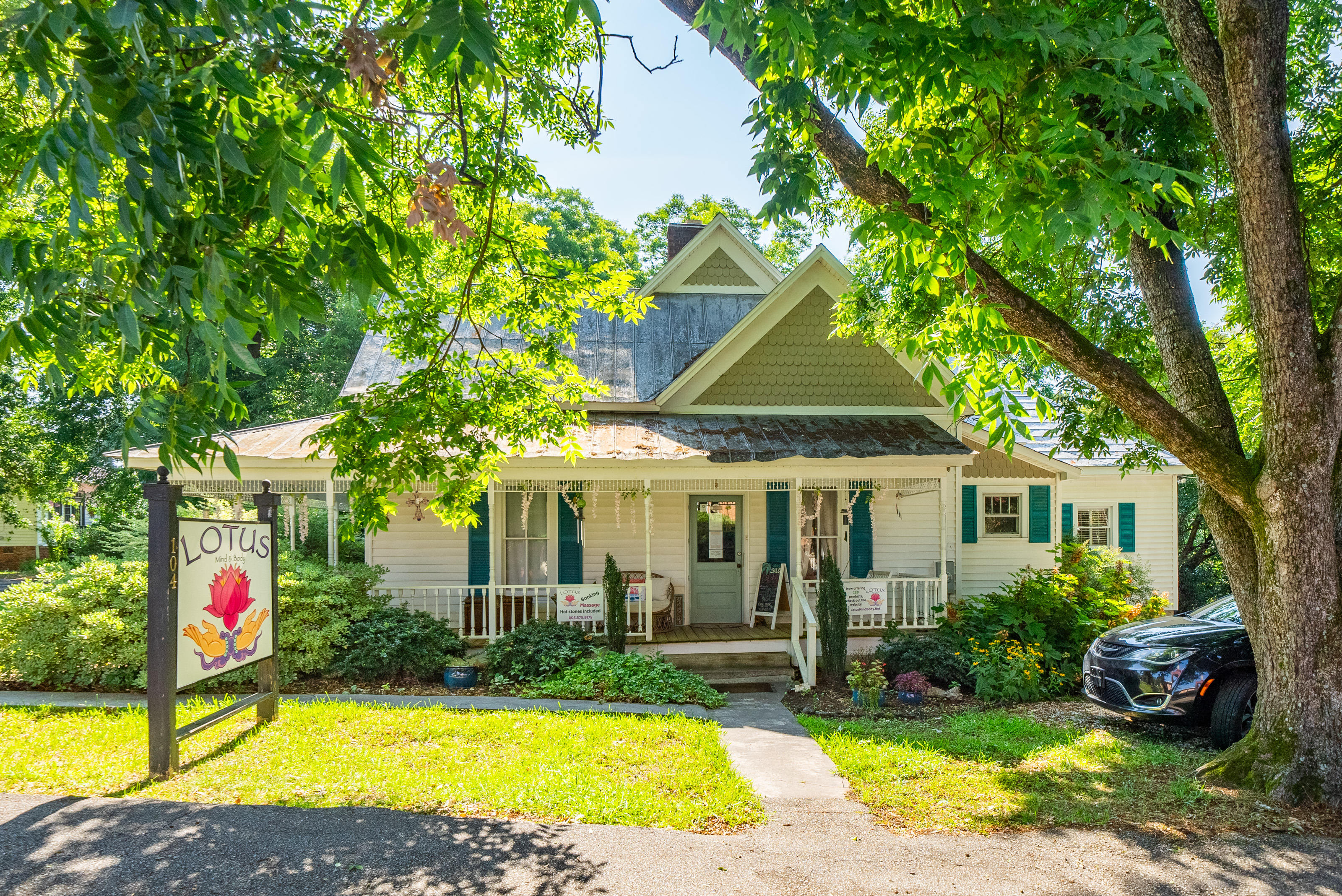 104 E Boundary Street
