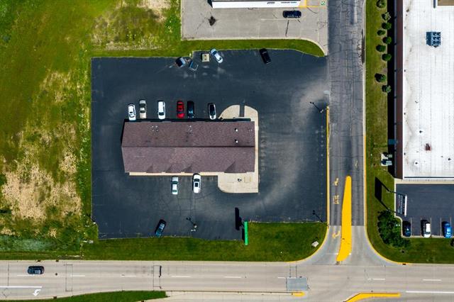 4-Unit Strip Center For Sale, 2933 New Pinery Road, Portage, WI 53901