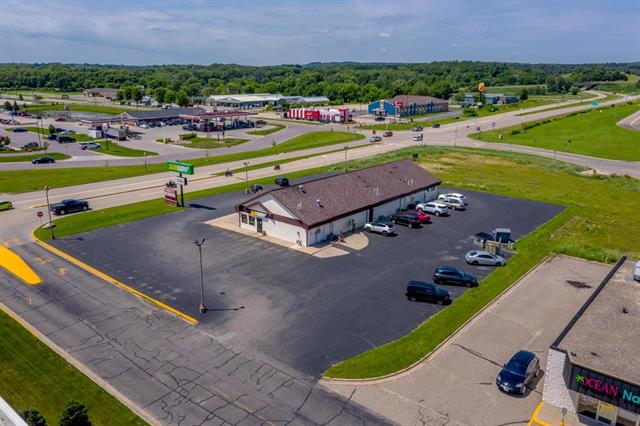 4-Unit Strip Center For Sale, 2933 New Pinery Road, Portage, WI 53901