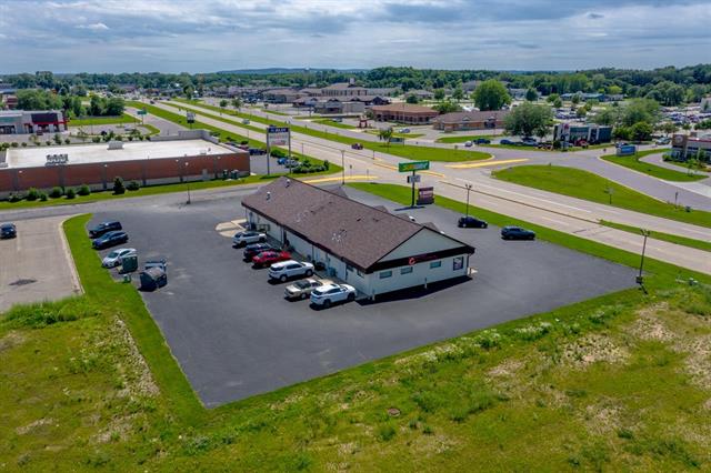 4-Unit Strip Center For Sale, 2933 New Pinery Road, Portage, WI 53901