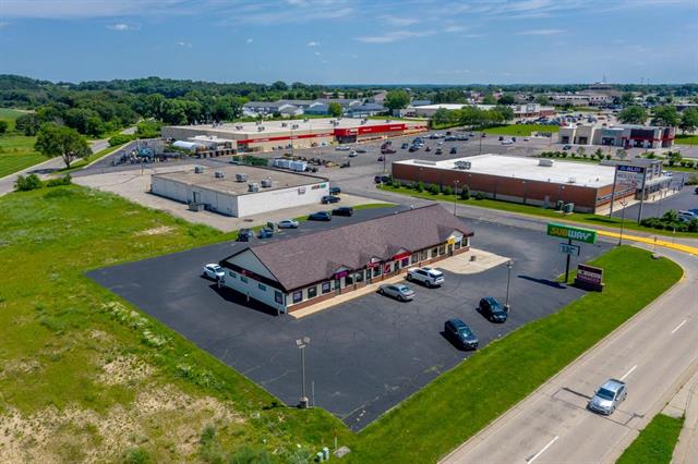 4-Unit Strip Center For Sale, 2933 New Pinery Road, Portage, WI 53901