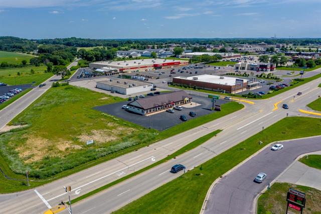 4-Unit Strip Center For Sale, 2933 New Pinery Road, Portage, WI 53901