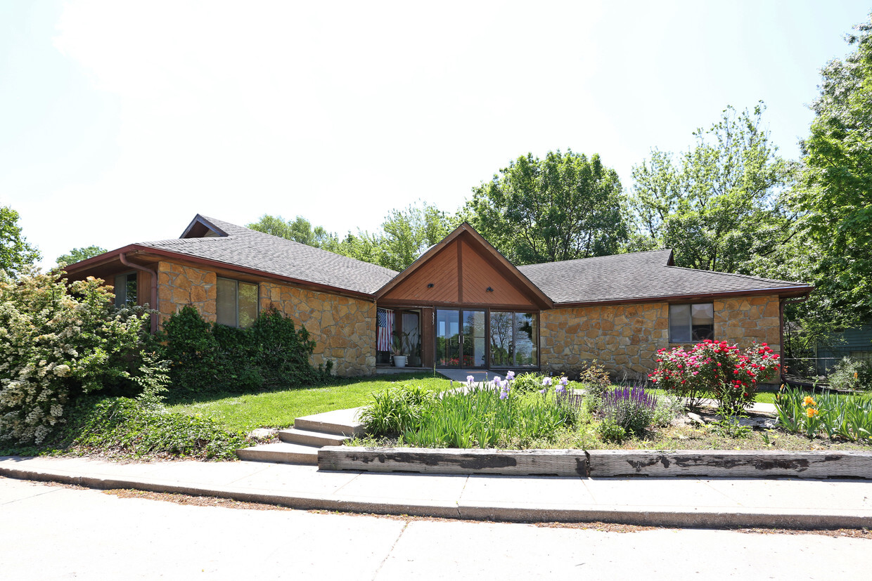 3311 Clinton Parkway Ct.
