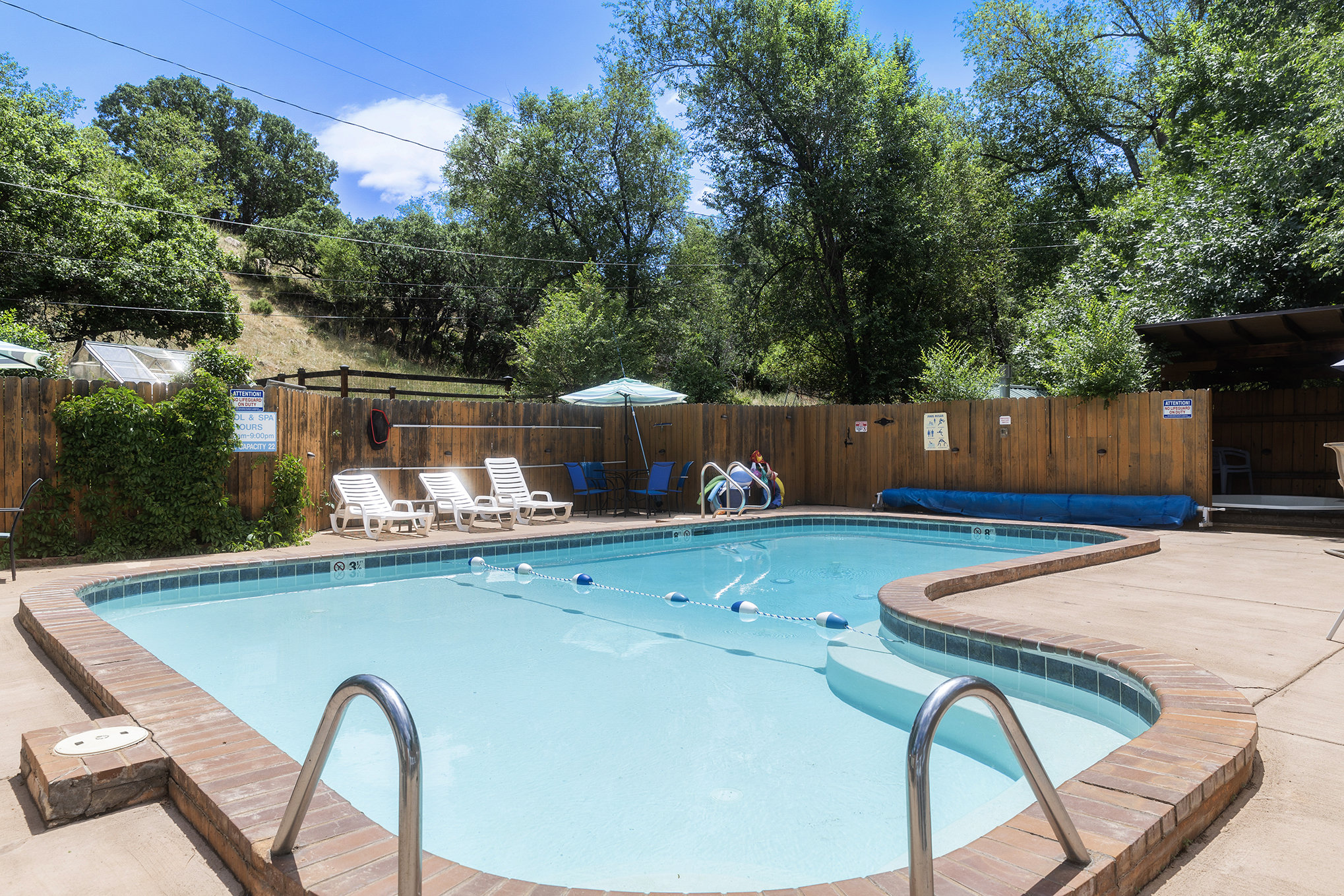 Town-N-Country Cottages, 123 Crystal Park Road, Manitou Springs, CO 80829