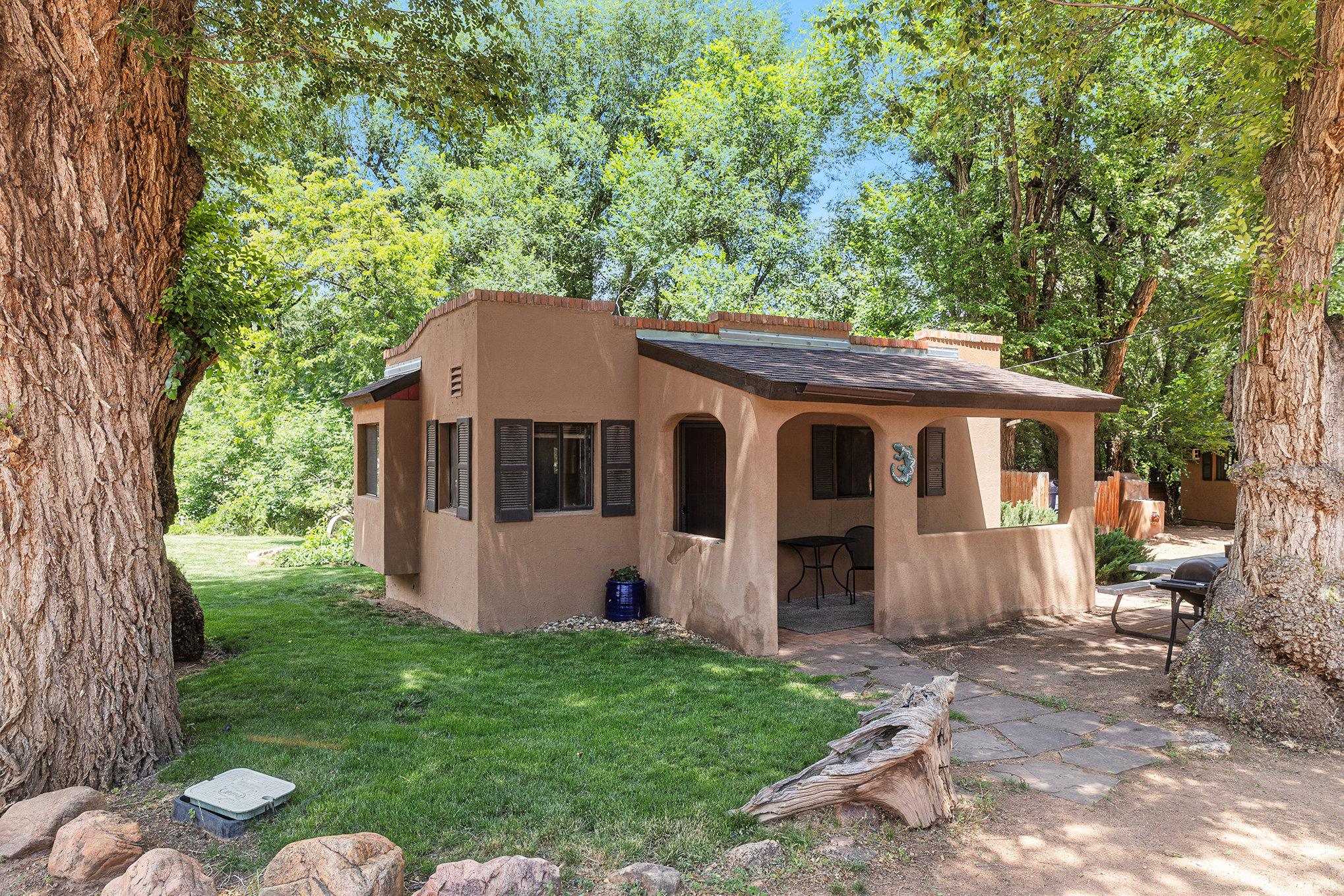 Town-N-Country Cottages, 123 Crystal Park Road, Manitou Springs, CO 80829