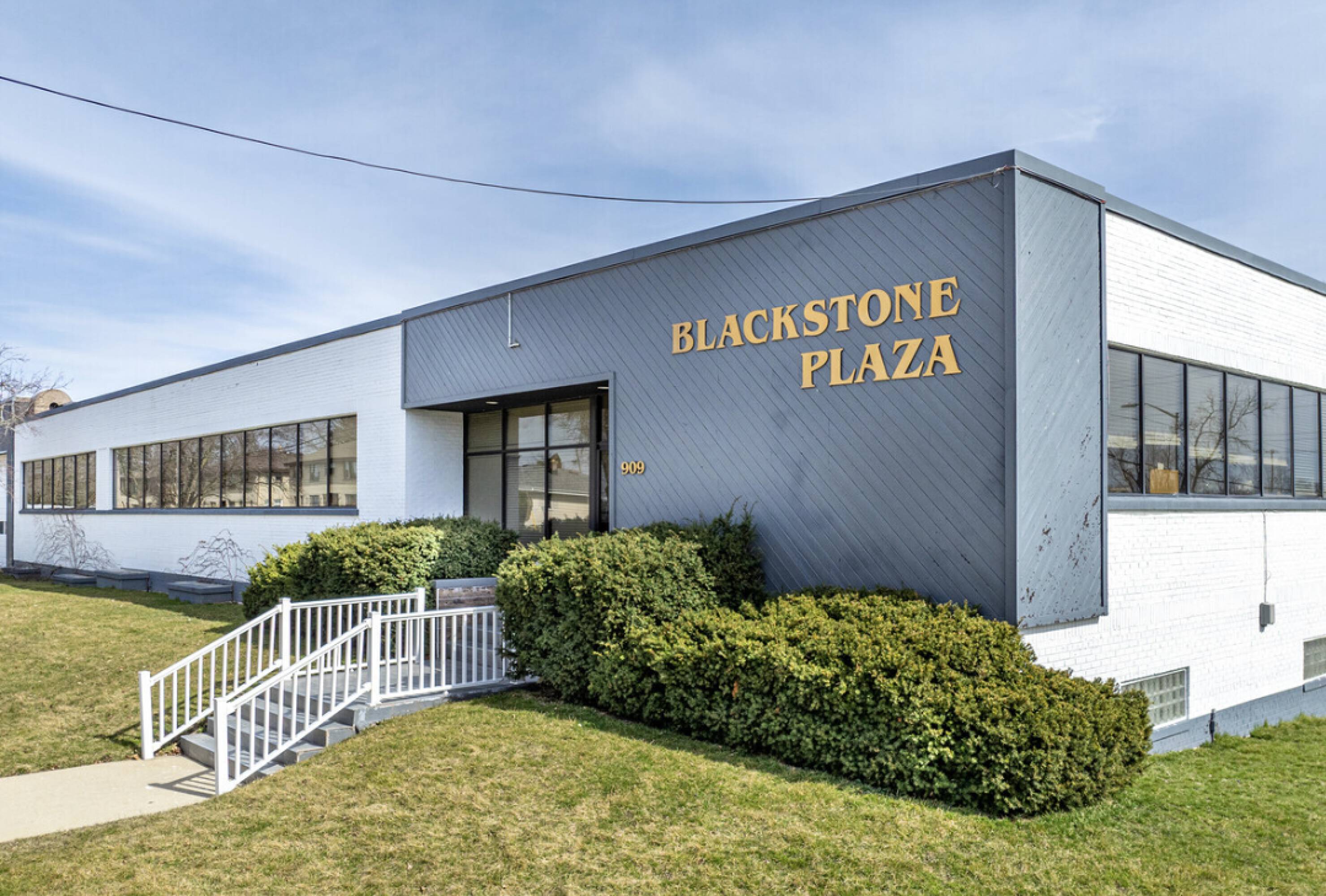 OFFICE SPACE FOR LEASE IN WAUKESHA, WI