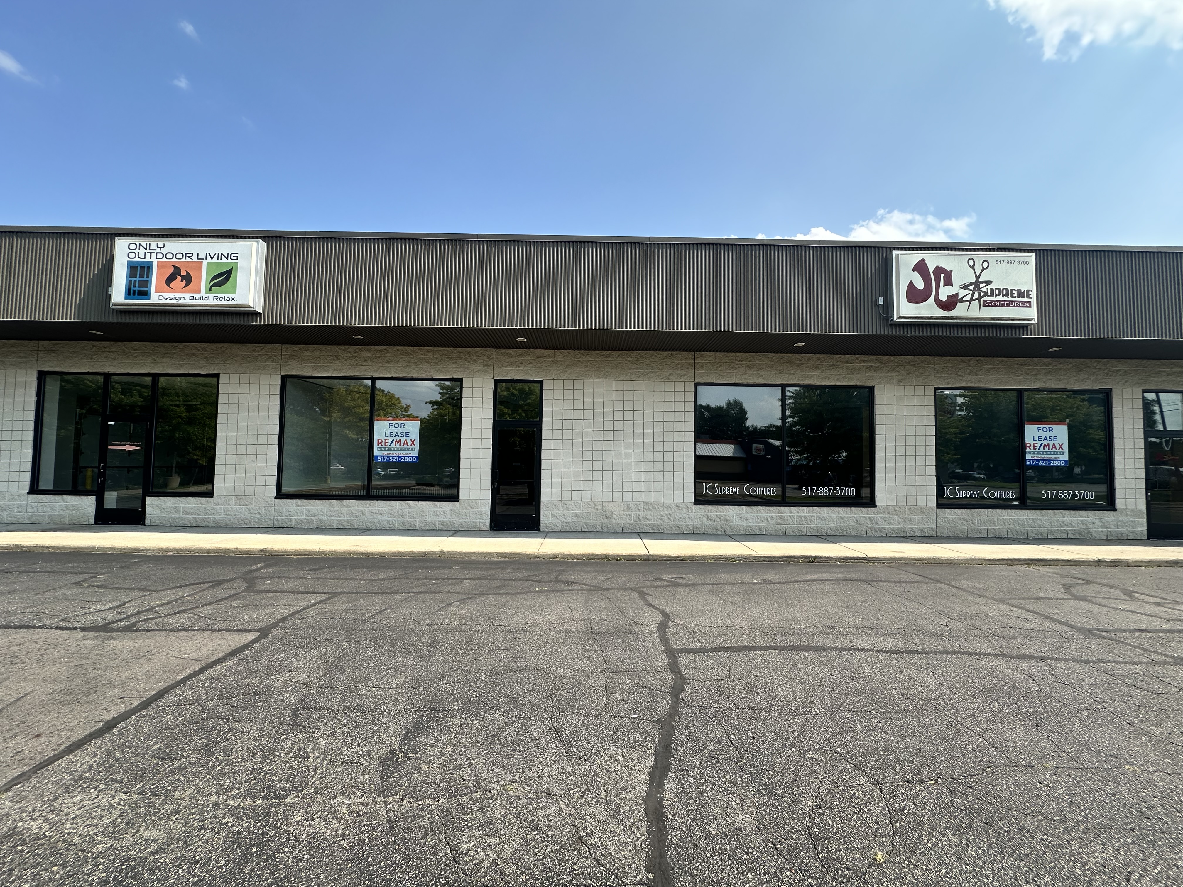 Retail Center in Holt, 2460 North Cedar Street, Holt, MI 48842
